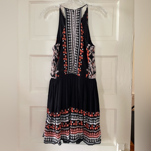 Short Keyhole Dress - Picture 6 of 7